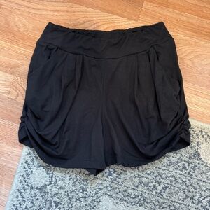 🔴 White Birch Small Black Shorts